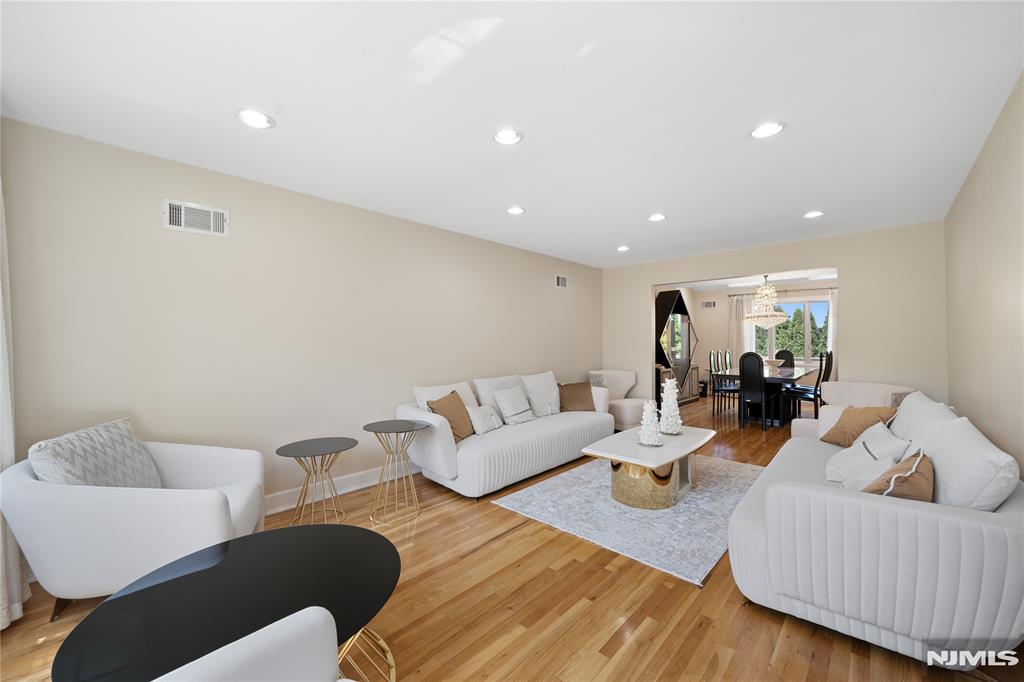 42-05 Debruin Drive