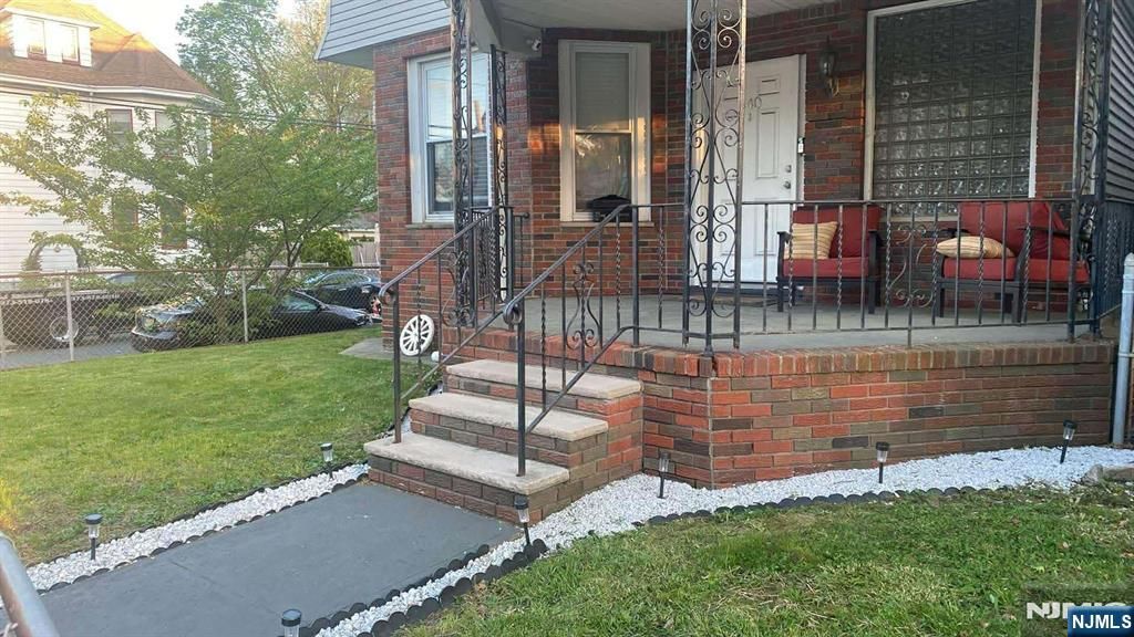 Photo of 438440 Park Avenue, Paterson, NJ 07504 (MLS # 26010142)