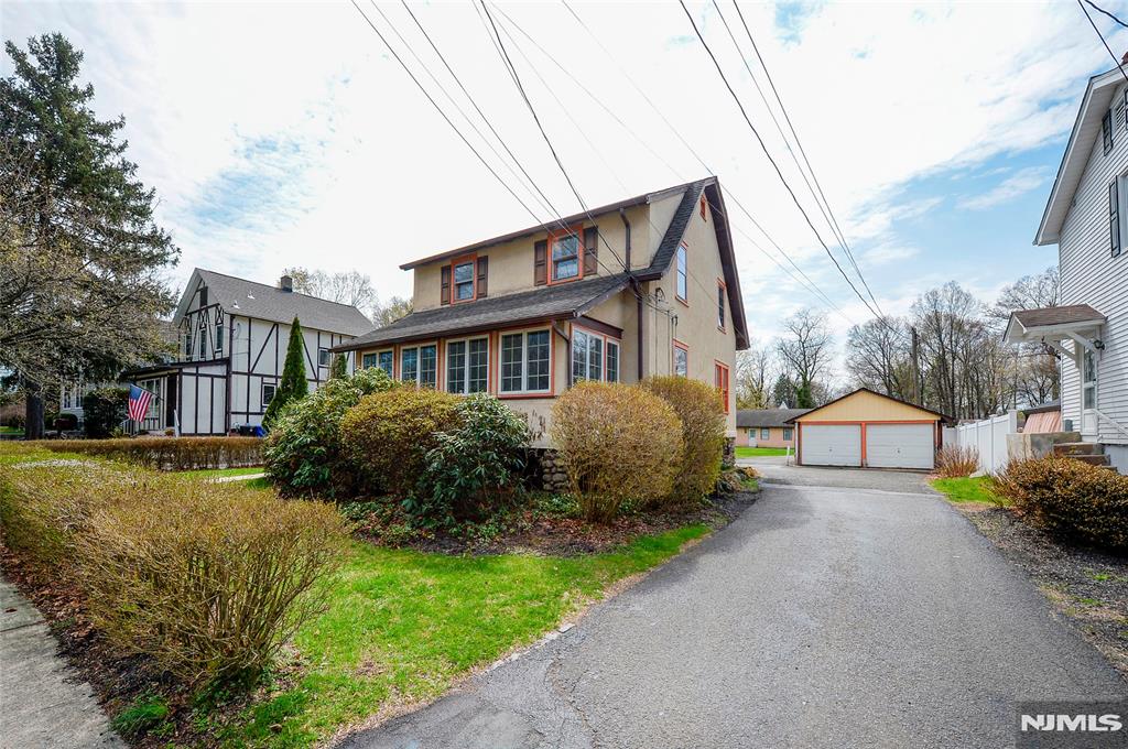 Rental Property at 85 Myrtle Ave 1, Allendale, New Jersey - Bedrooms: 3 
Bathrooms: 2 
Rooms: 6  - $3,950 MO.