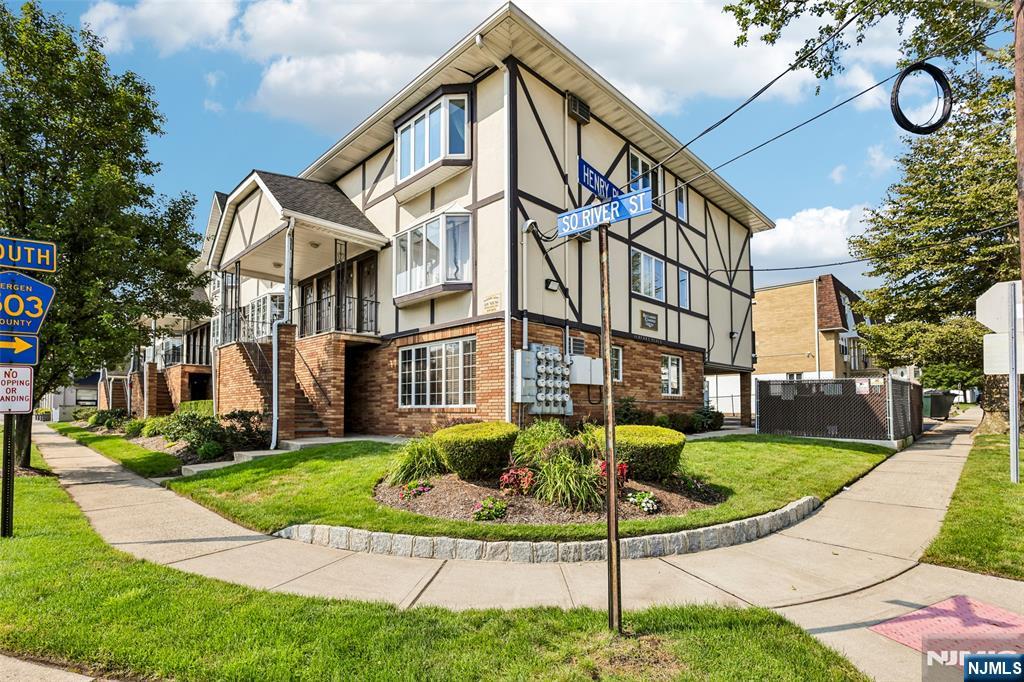 33 Henry Place B2