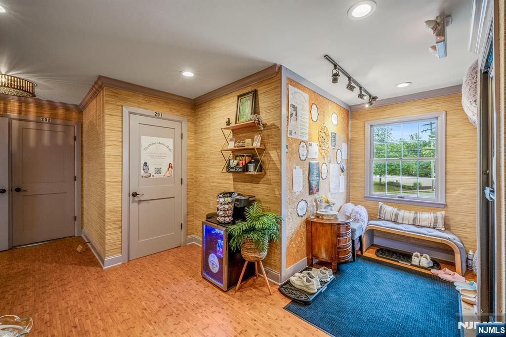 365 Franklin Avenue 203