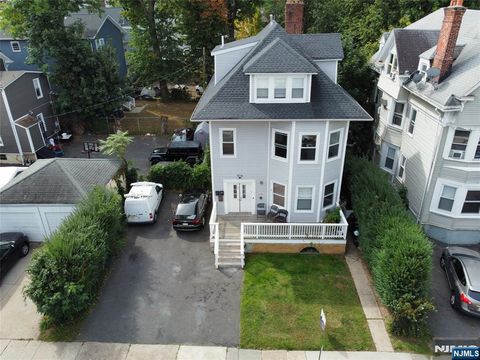 11 Carlton Street East Orange NJ 07017