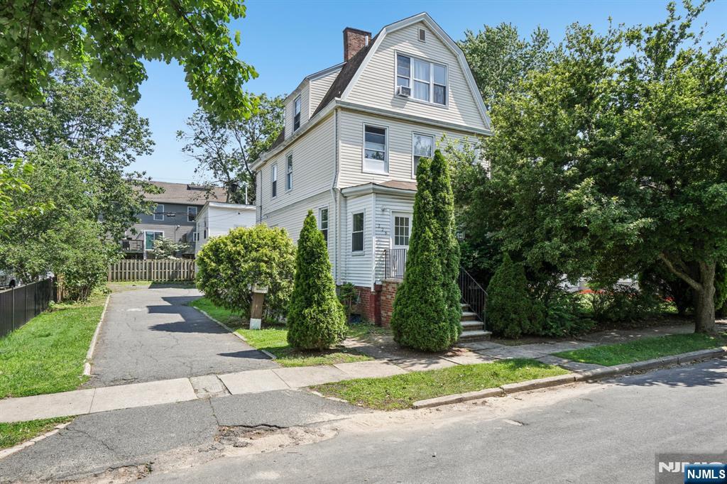 226 Waverly Place