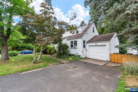 305 E Main Street Bergenfield NJ 07621