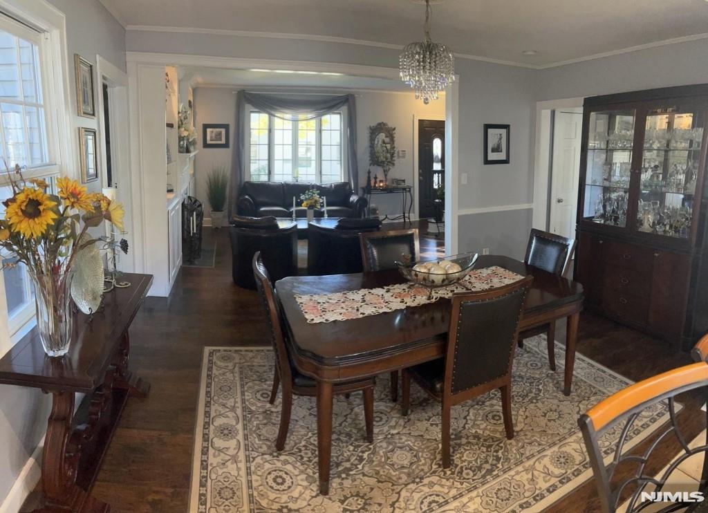 17 West Drive