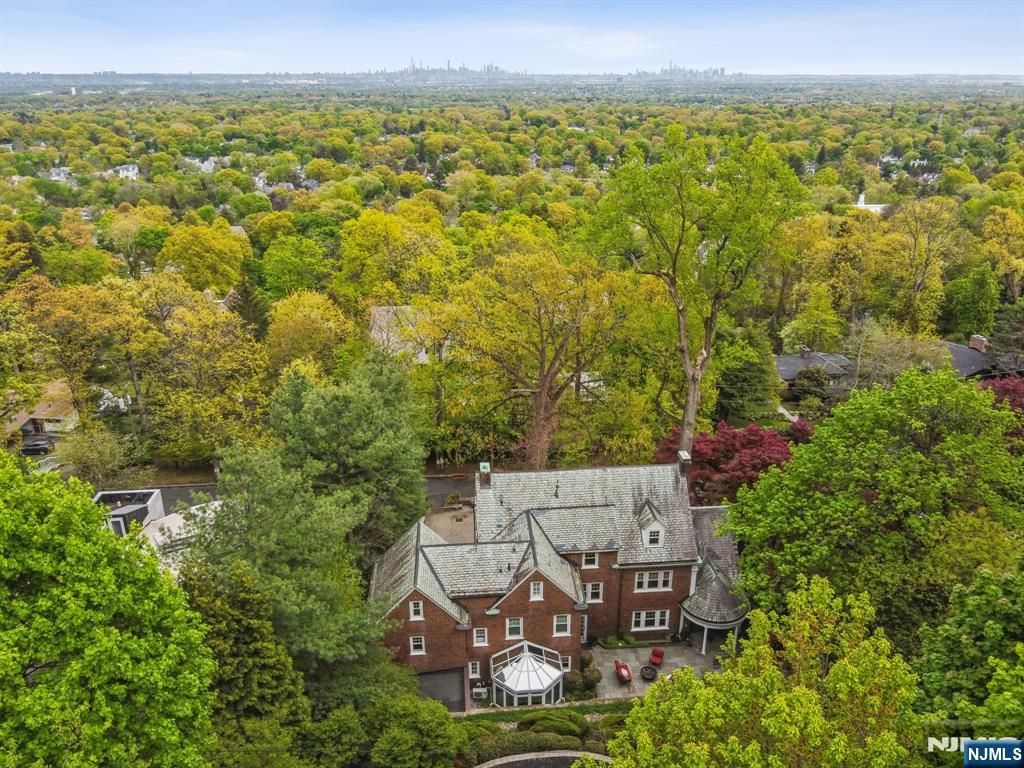 Photo of 174 Highland Avenue, Montclair, NJ 07042 (MLS # 26015176)