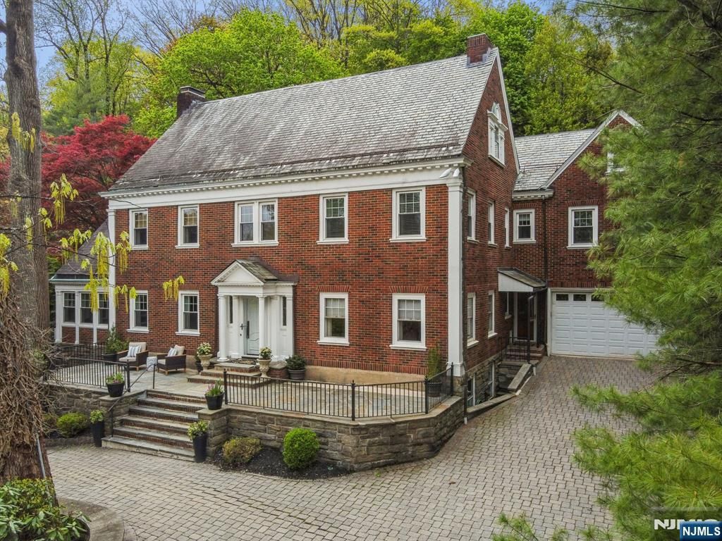Photo of 174 Highland Avenue, Montclair, NJ 07042 (MLS # 26015176)