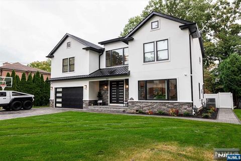 Photo of 362 Harrison Street, Paramus, NJ 07652 (MLS # 25037316)