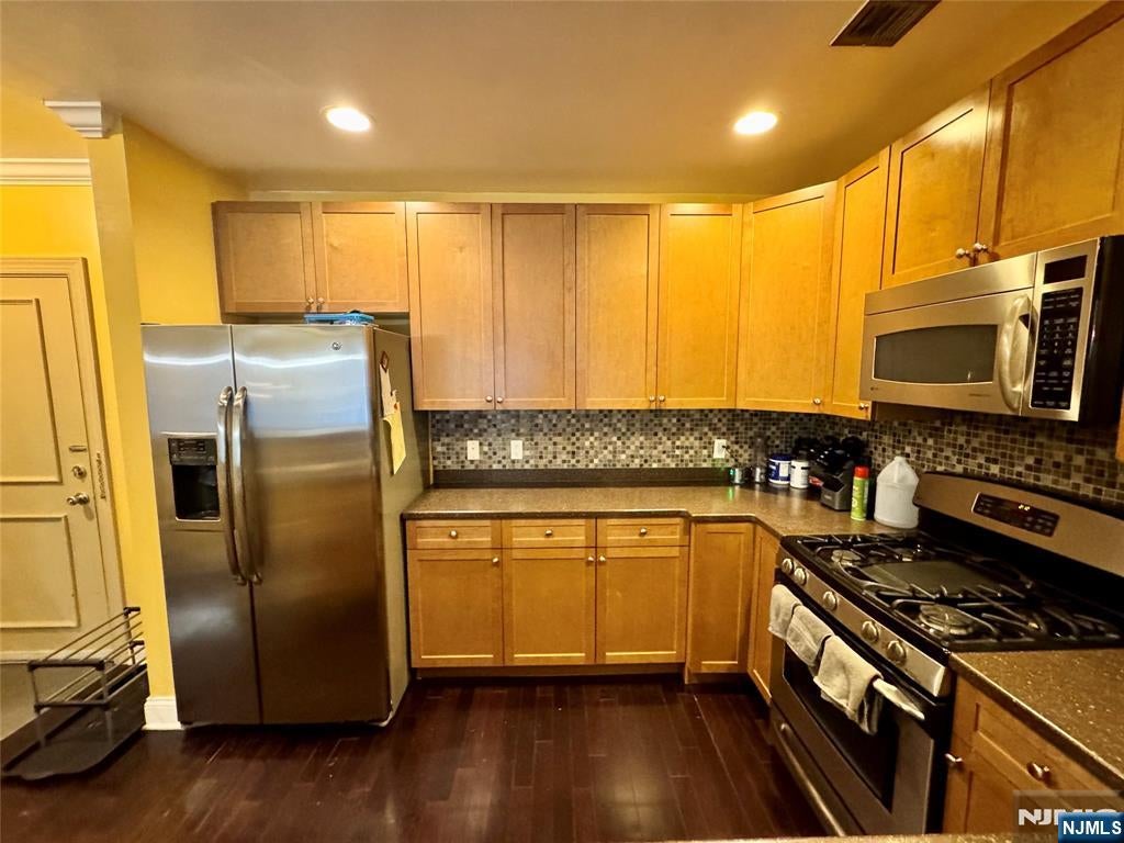 54 Polifly Road 108