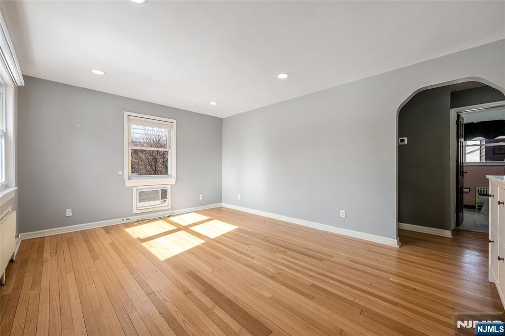 10-09 Charles Street