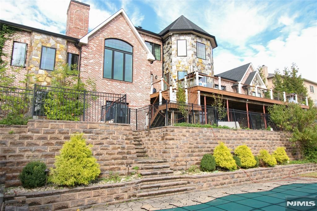 Photo of 51 Columbus Avenue, Totowa, NJ 07512 (MLS # 25036728)