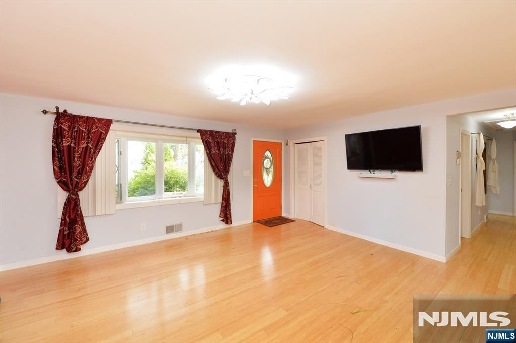 Homes for Sale in Northern NJ | ThisIsRiverEdge.com 841 Martin Avenue