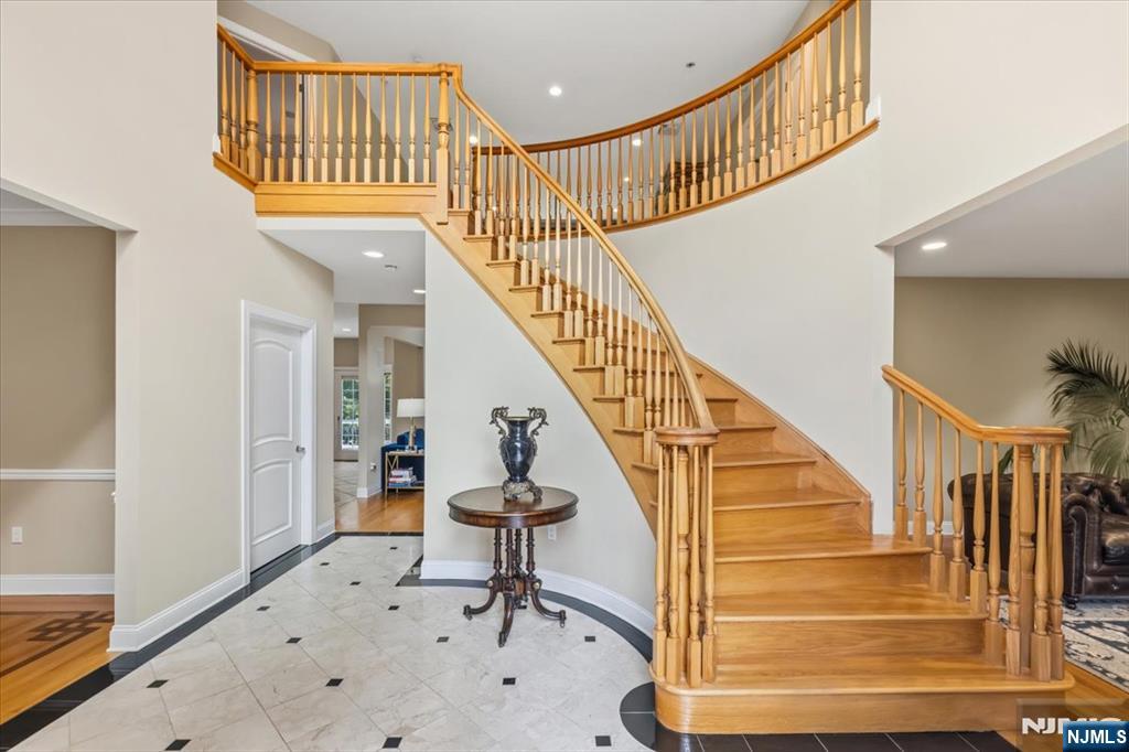 Photo of 4 Centennial Court, Totowa, NJ 07512 (MLS # 26023255)