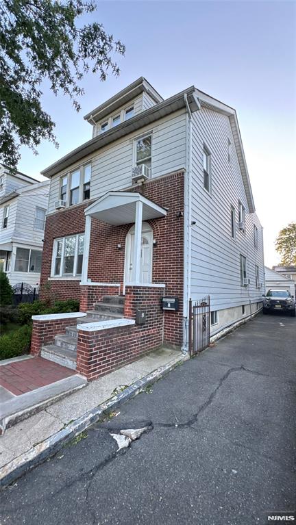 Photo of 137 15th Street, Bloomfield, NJ 07003 (MLS # 26035142)