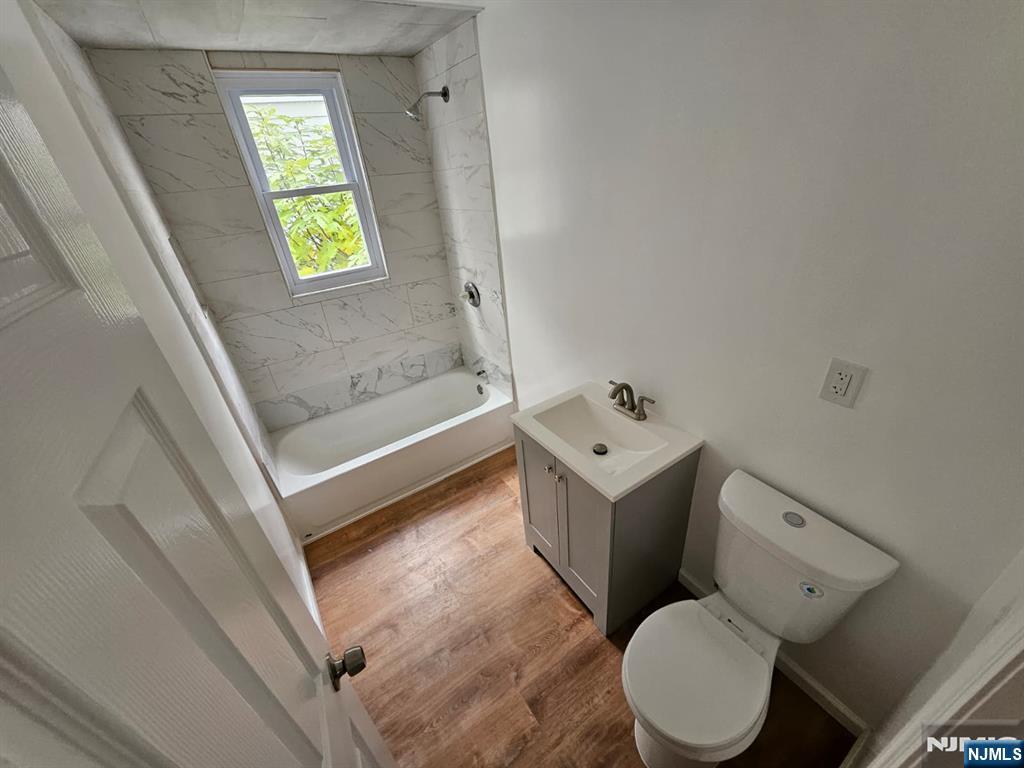 518-520 23rd Street 1F