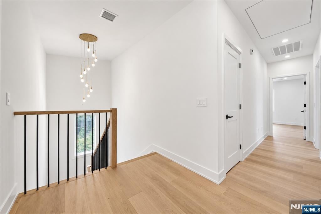 220 Riveredge