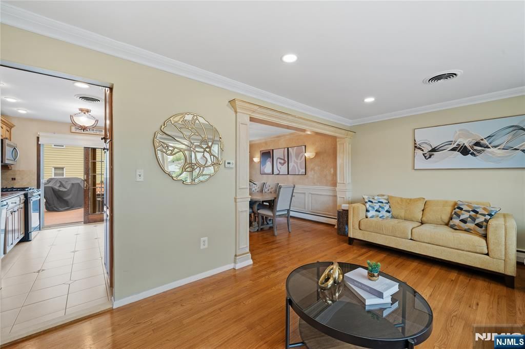 Photo of 425 Victor Street, Saddle Brook, NJ 07663 (MLS # 26014221)