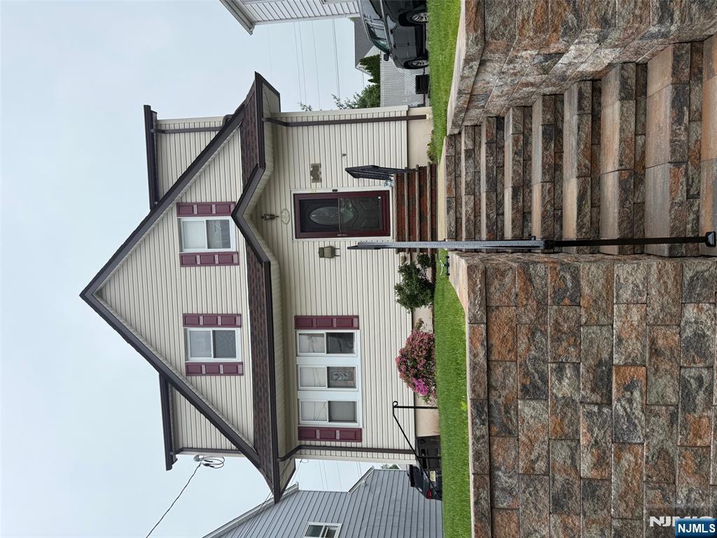 Property for Sale at 431 Sussex Road, Wood Ridge, New Jersey - Bedrooms: 3 
Bathrooms: 2 
Rooms: 7  - $599,000
