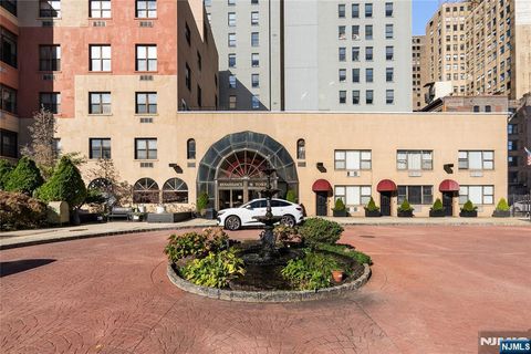 Photo of 111 Mulberry Street #1K, Newark, NJ 07102 (MLS # 25039014)
