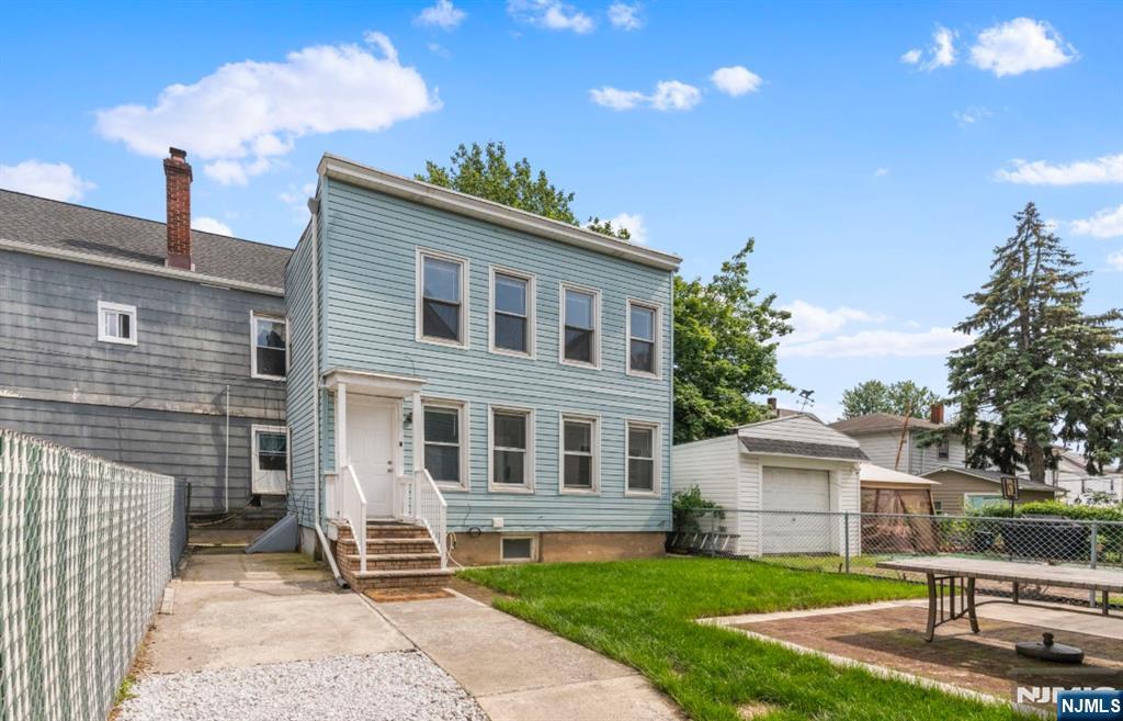 Rental Property at 159 Ackerman Ave 2, Clifton, New Jersey - Bedrooms: 2 
Bathrooms: 1 
Rooms: 4  - $2,300 MO.