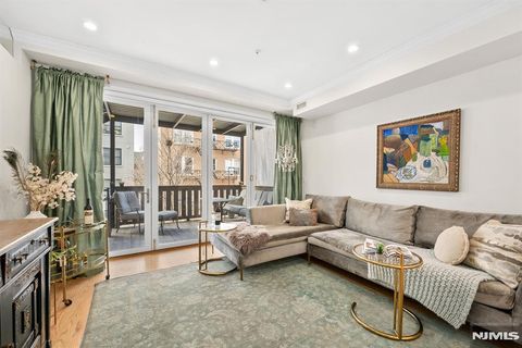 Photo of 720 Willow Avenue #3, Hoboken, NJ 07030 (MLS # 26009109)