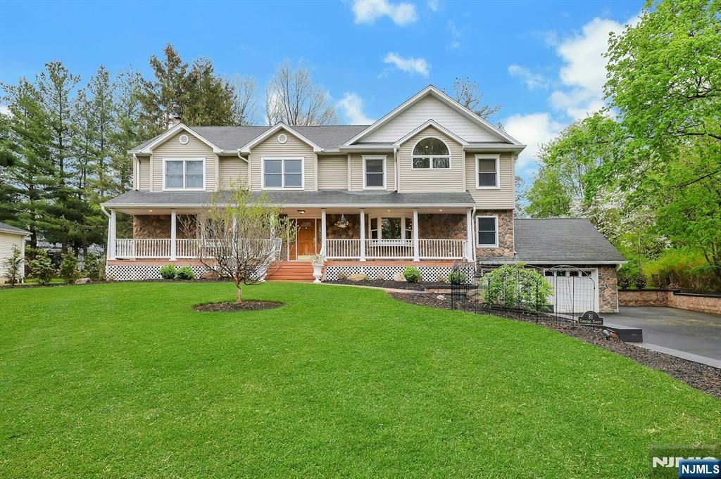 Photo of 81 Chestnut Street, Allendale, NJ 07401 (MLS # 26014314)