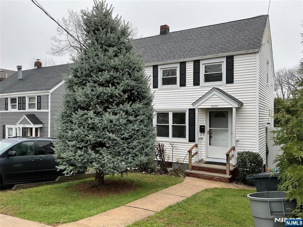 2036 Ellery Ave, Fort Lee, New Jersey - 3 Bedrooms  
2 Bathrooms  
7 Rooms - 