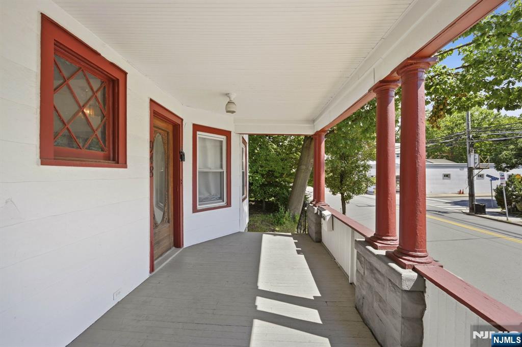 948 Van Houten Avenue
