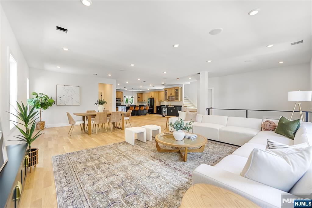 429 Riverside Avenue