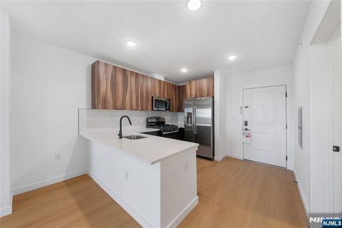 Photo of 768 Bergen ST #4C, Newark, NJ 07108 (MLS # 26027840)