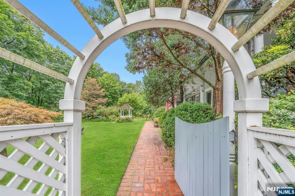 142 Pascack Road