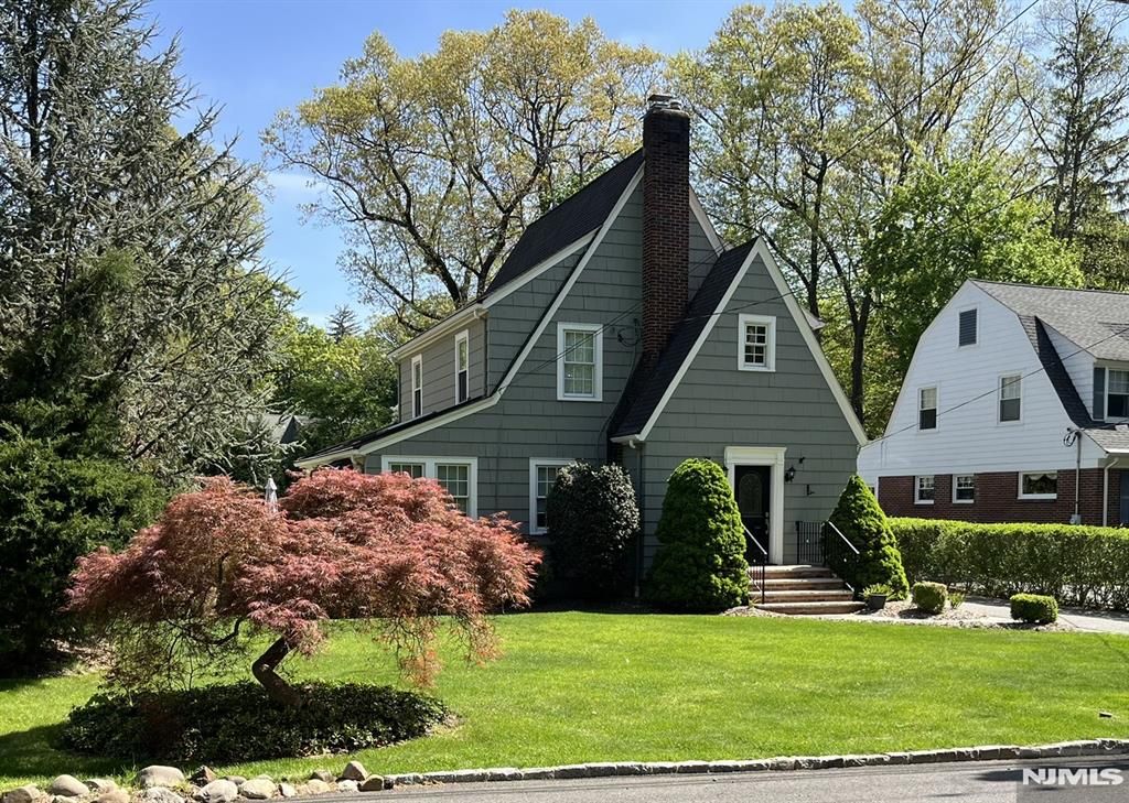 Photo of 25 Bowers Road, Caldwell, NJ 07006 (MLS # 26009378)