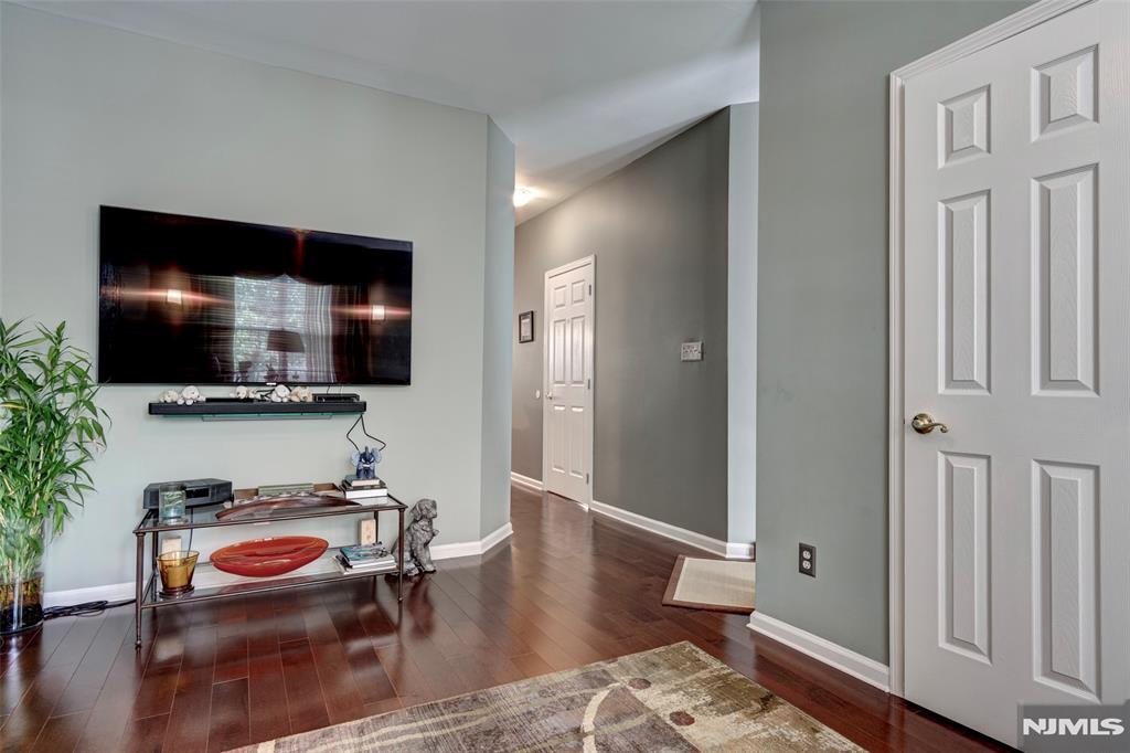 312 Wilshire Drive