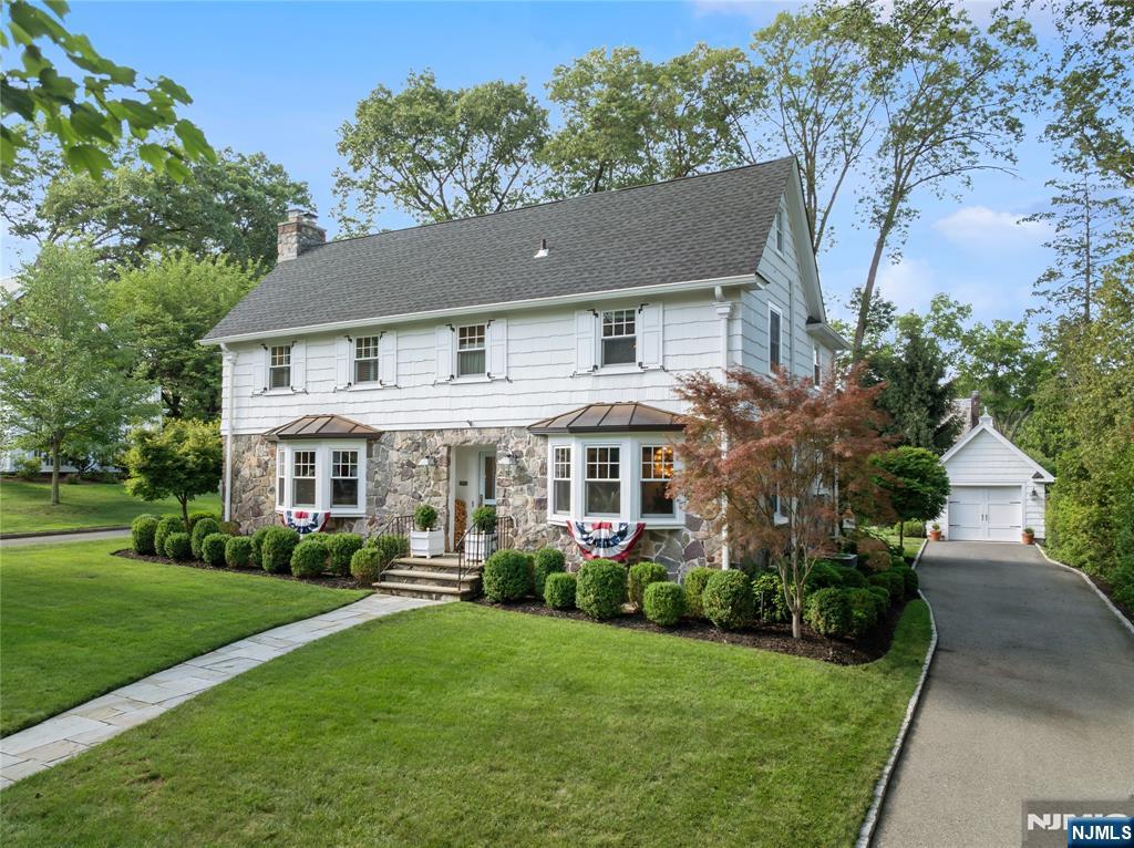 221 Avondale Road