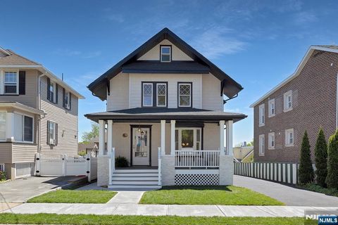 Photo of 132 Argyle Place, Kearny, NJ 07032 (MLS # 26015908)