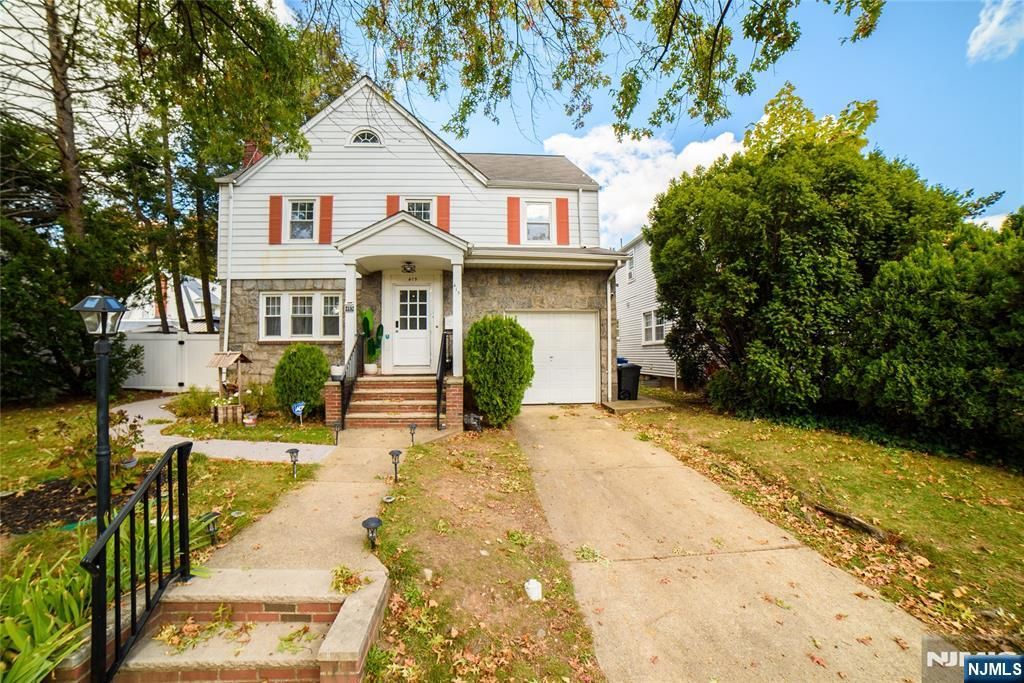 Photo of 415417 19th Avenue, Paterson, NJ 07504 (MLS # 25038111)