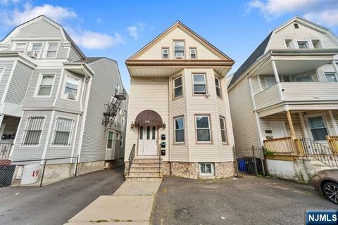 176 N 16th Street East Orange NJ 07017