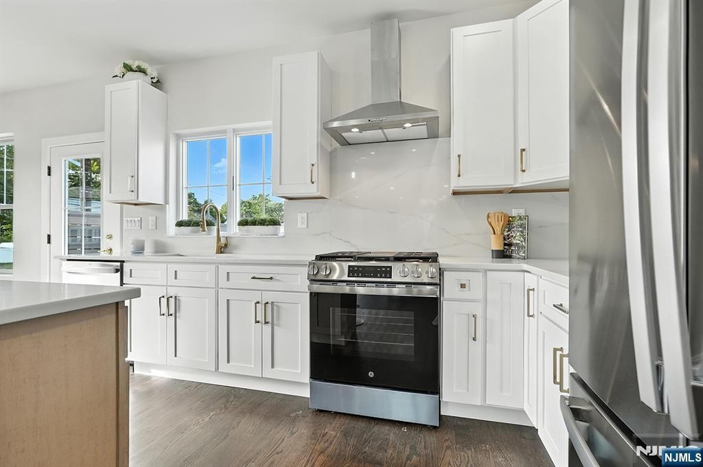 Photo of 186 Canterbury Avenue, North Arlington, NJ 07031 (MLS # 25035645)