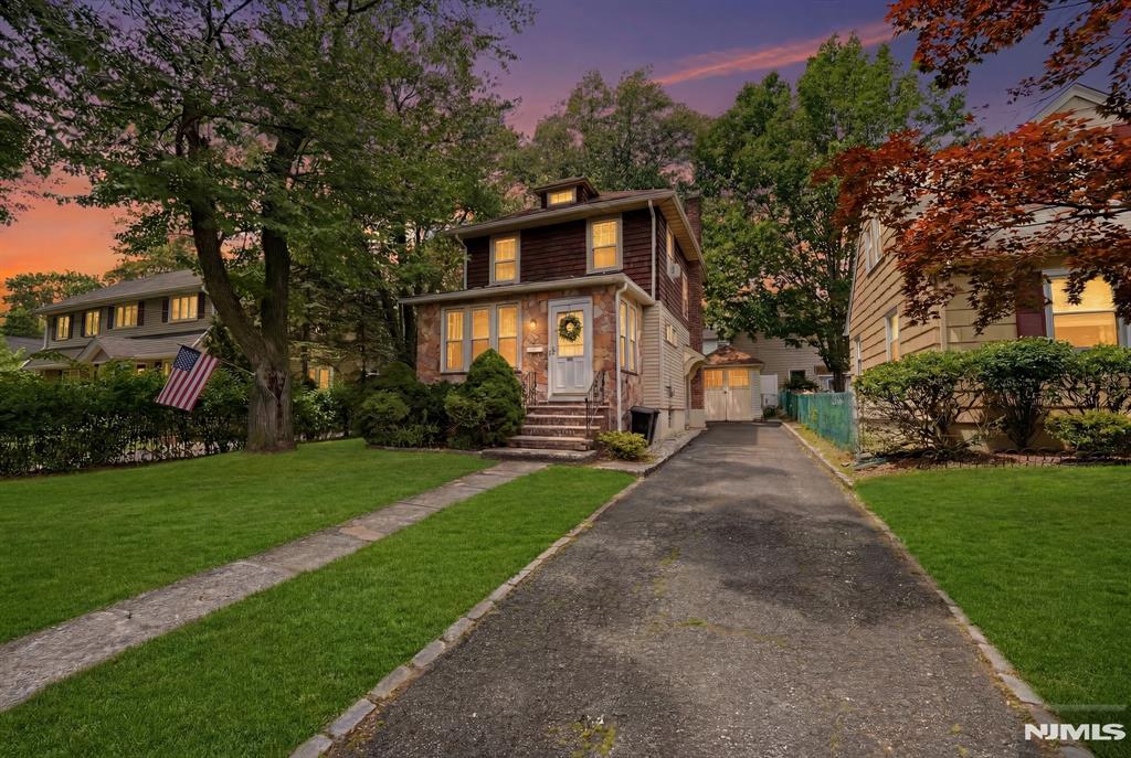 112 Grove Avenue