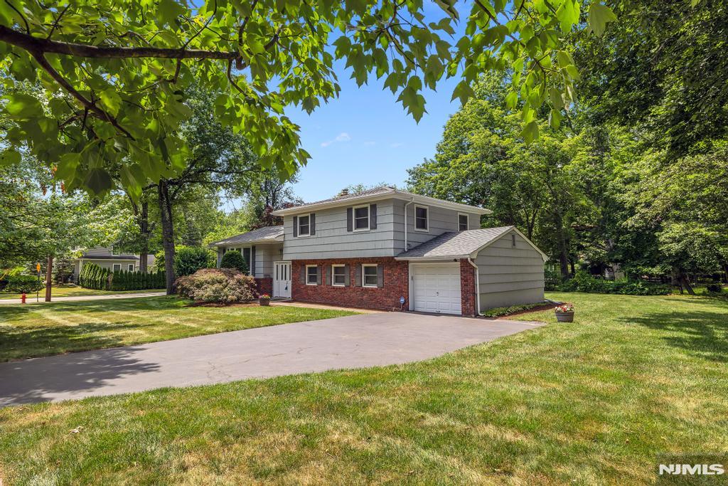 384 Van Emburgh Avenue