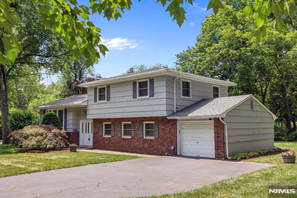384 Van Emburgh Avenue