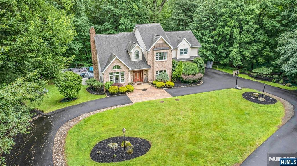 Property for Sale at 101 Long Hill Road, Oakland, New Jersey - Bedrooms: 4 
Bathrooms: 4 
Rooms: 8  - $1,099,000