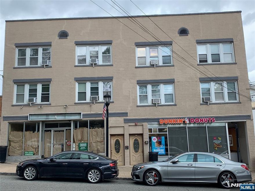 Clean and spacious three (3) bedrooms and one (1) full bathroom apartment located in a quality public school system. Private washer/dryer combo. Quiet neighborhood with a beautiful creek next to a public park. Located in the peaceful downtown for easy access to local commerce, with a nearby transit bus stop to local towns and NYC. Come on by to take a look!