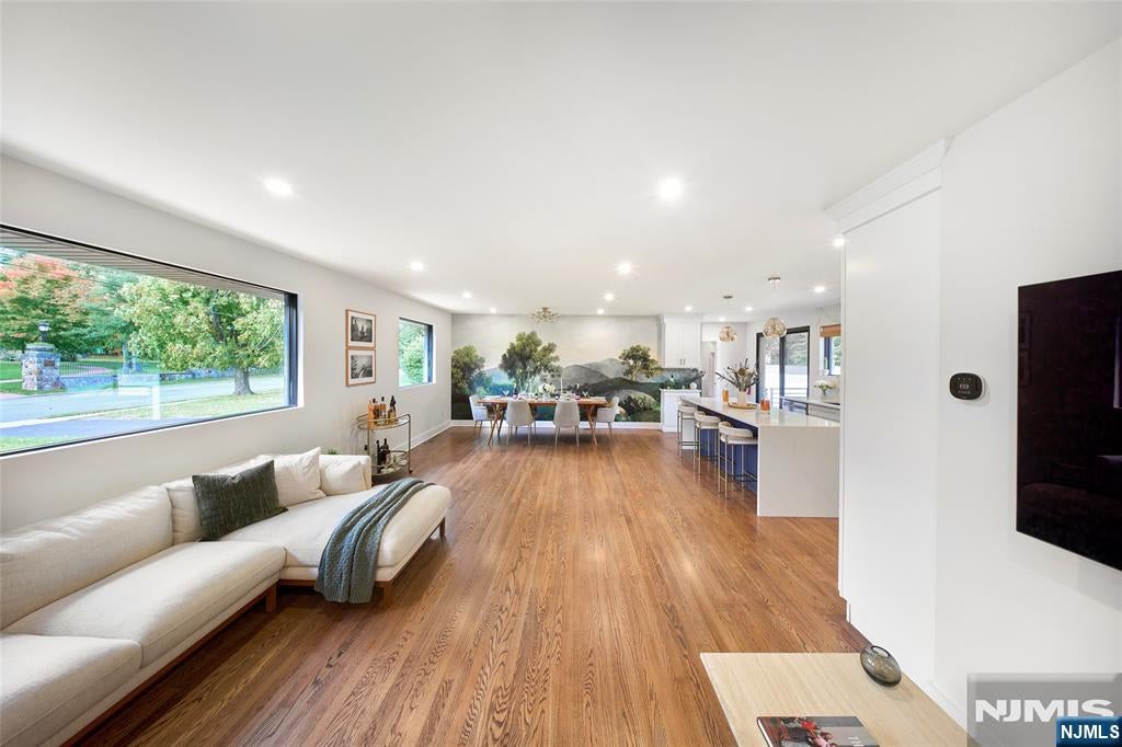46 Ridgeway Avenue
