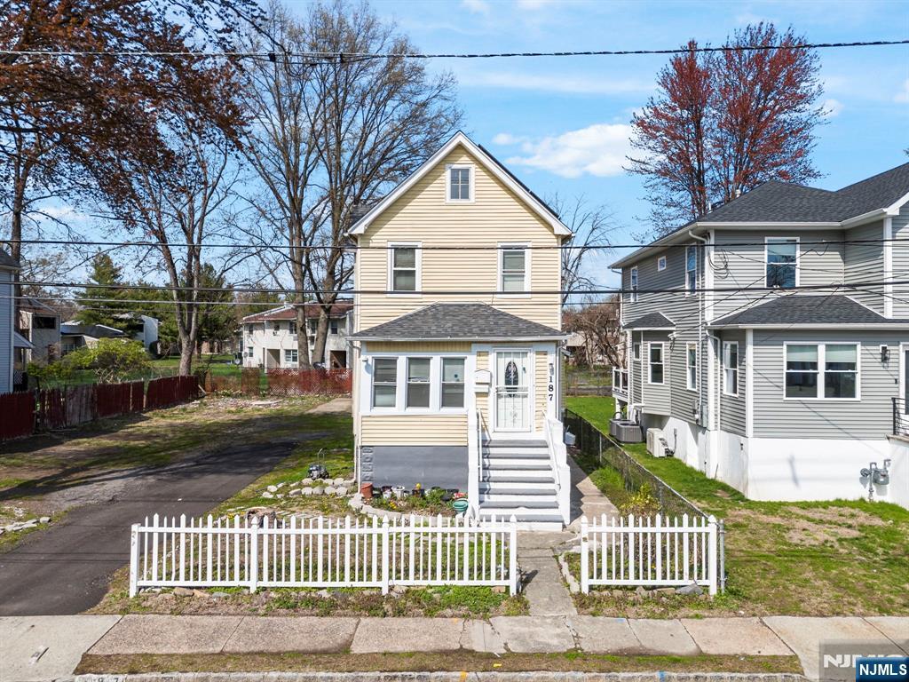 187 3rd Street