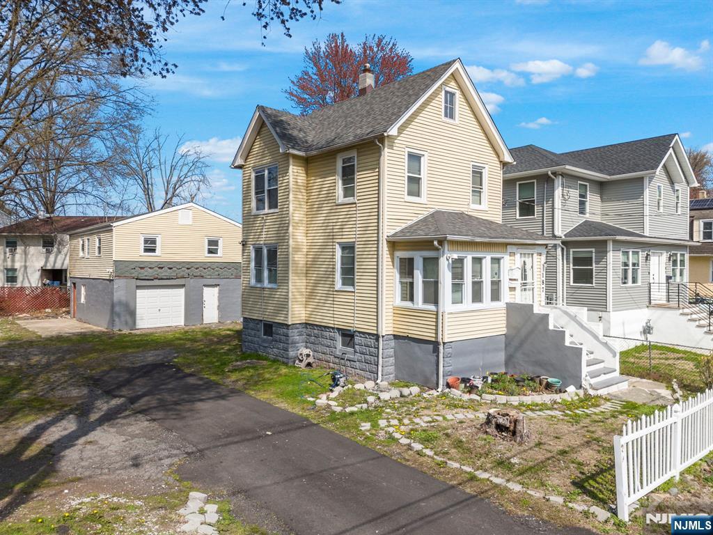 187 3rd Street