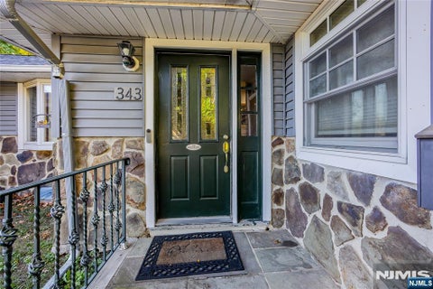 Photo of 343 Forest Avenue, Paramus, NJ 07652 (MLS # 26039055)