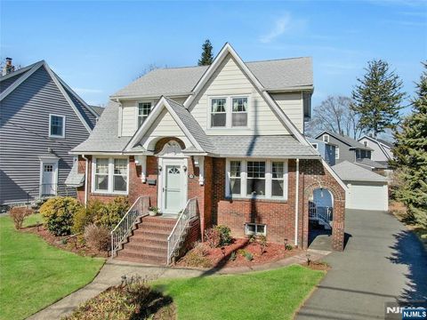 786 S Maple Avenue, Glen Rock, NJ 07452 - MLS#: 25007490