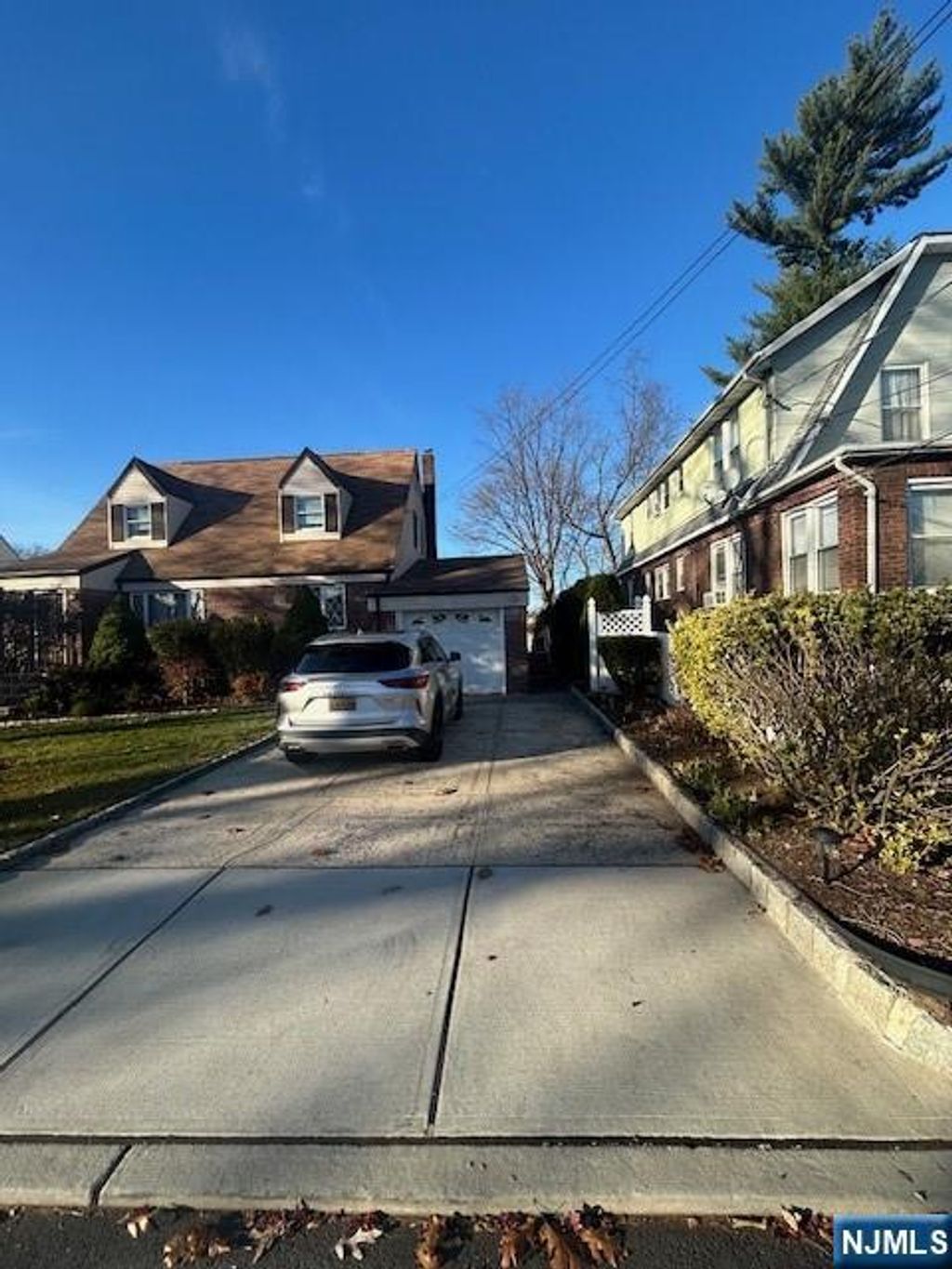 Photo of 55 Hamilton Road, Teaneck, NJ 07666 (MLS # 25041634)