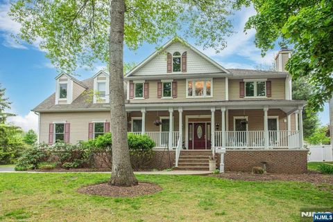 Photo of 37 Thomas TER, Wayne, NJ 07470 (MLS # 26016775)
